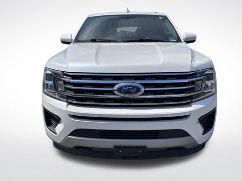 Used 2018 Ford Expedition XLT w/ Equipment Group 202A AWD/4WD image 10