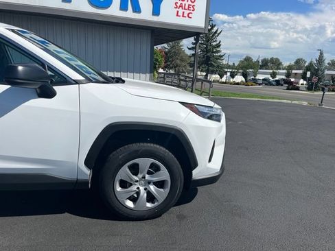 Used 2025 Toyota RAV4 LE AWD/4WD image 16