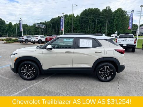 Used 2026 Chevrolet TrailBlazer ACTIV w/ Convenience Package FWD image 3