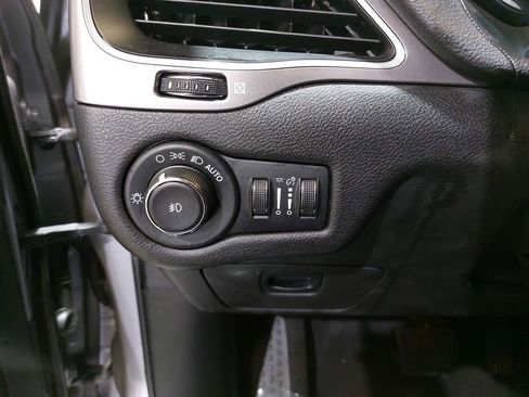 Used 2021 Jeep Cherokee Latitude Lux image 27