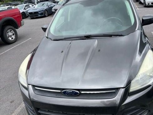 Used 2016 Ford Escape SE w/ Equipment Group 201A AWD/4WD image 4