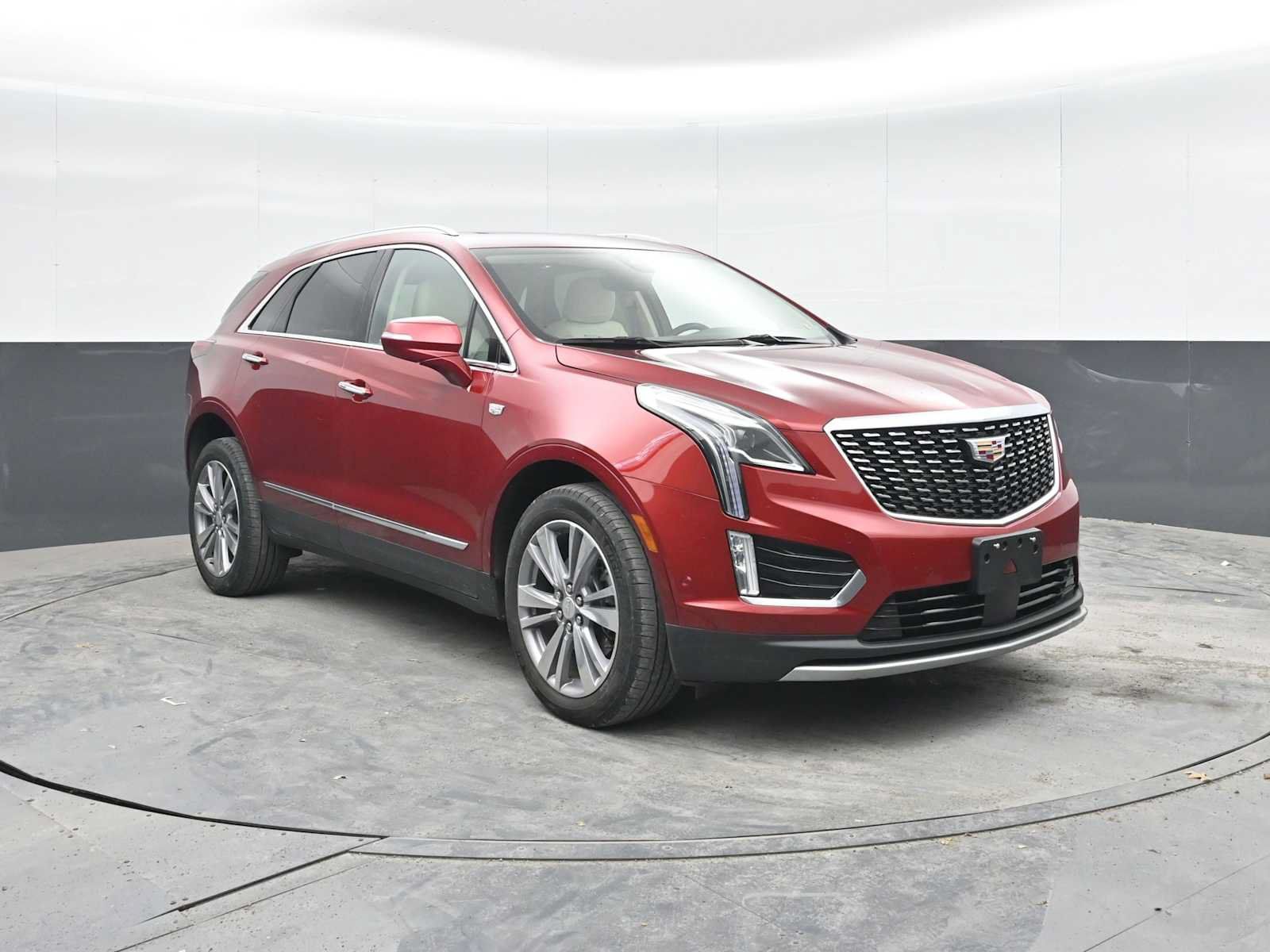 Used 2024 Cadillac XT5 Premium Luxury w/ Technology Package AWD/4WD image 7