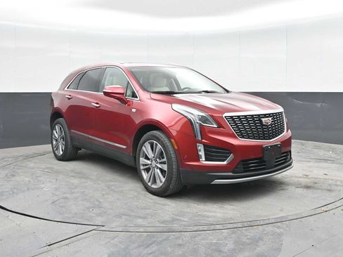 Used 2024 Cadillac XT5 Premium Luxury w/ Technology Package AWD/4WD image 7