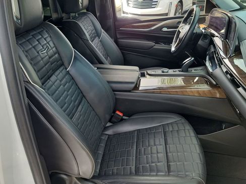 Certified 2023 Cadillac Escalade Sport Platinum w/ LPO, ONYX Package image 28