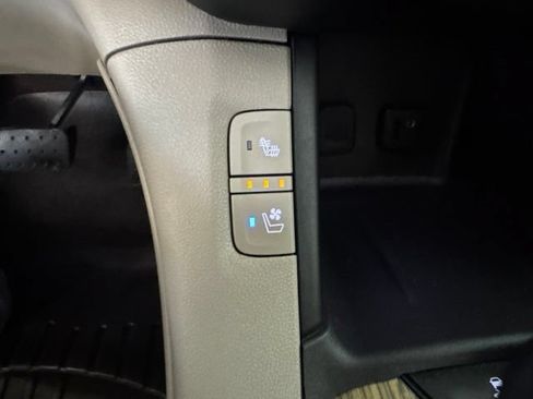 Used 2018 GMC Acadia Denali w/ Technology Package AWD/4WD image 42