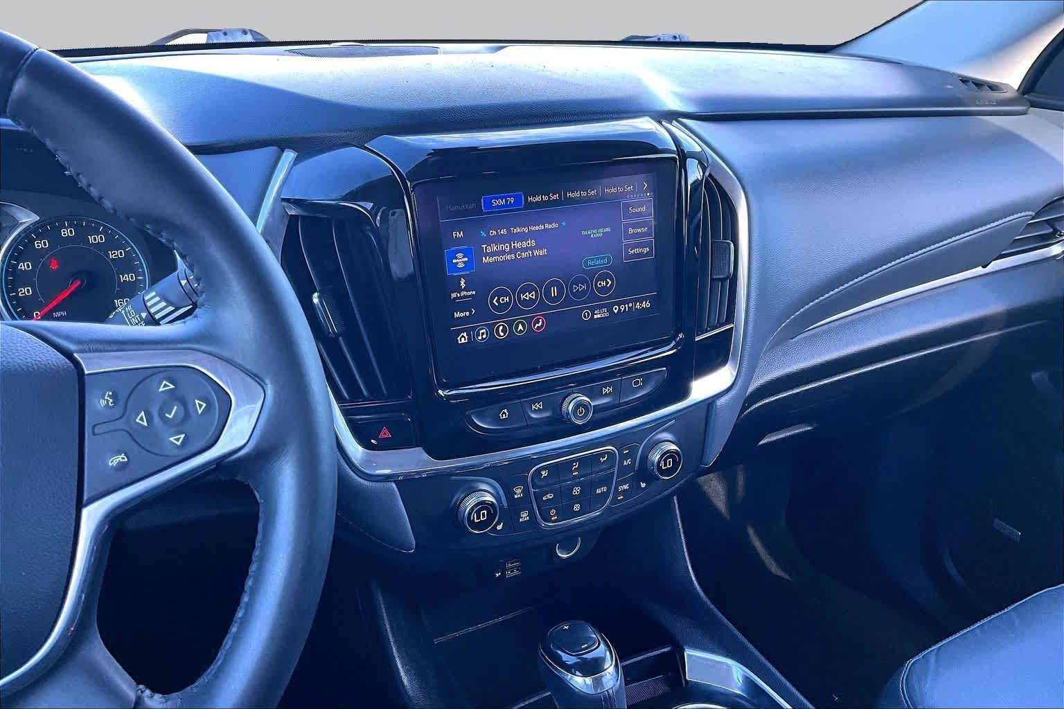 Used 2020 Chevrolet Traverse LT w/ LT Premium Package FWD image 6