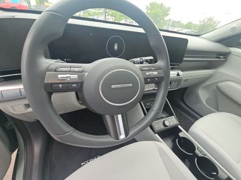 Used 2024 Hyundai Kona SEL w/ Convenience Package AWD/4WD image 7