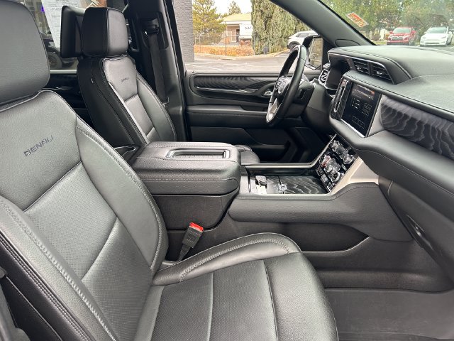 Used 2024 GMC Yukon Denali w/ Denali Reserve Package AWD/4WD image 39