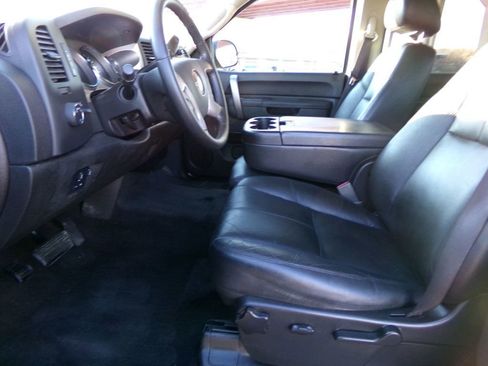 Used 2012 GMC Sierra 2500 SLE w/ SLE Preferred Package image 8