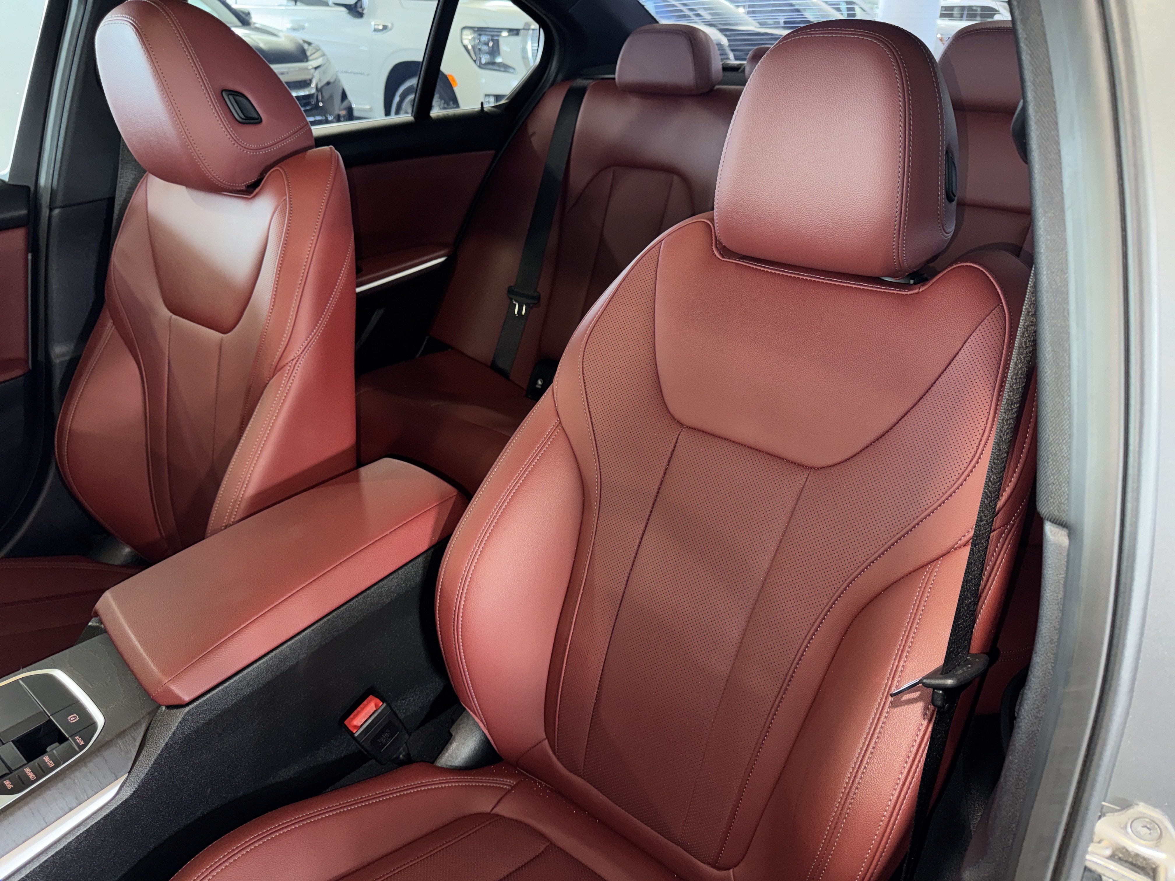 Used 2024 BMW 330i Sedan w/ Convenience Package RWD image 35