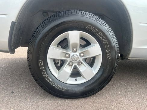 Used 2017 RAM 1500 Express RWD image 37