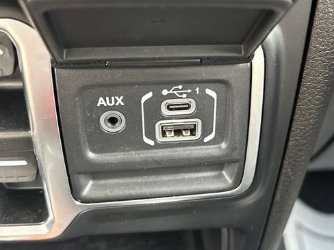 Used 2024 Jeep Wrangler Unlimited Sahara AWD/4WD image 17