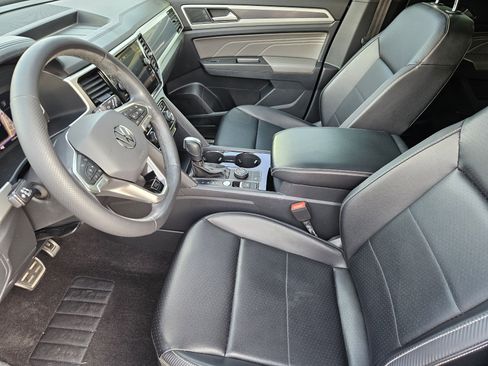 Used 2022 Volkswagen Atlas Cross Sport SEL R-Line image 15