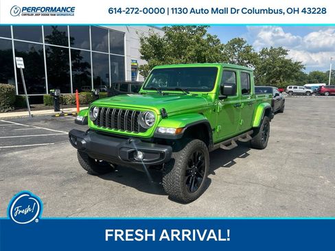 Used 2025 Jeep Gladiator Sport AWD/4WD image 8