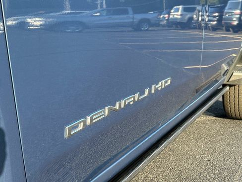 Used 2025 GMC Sierra 2500 Denali w/ Denali Reserve Package AWD/4WD image 10