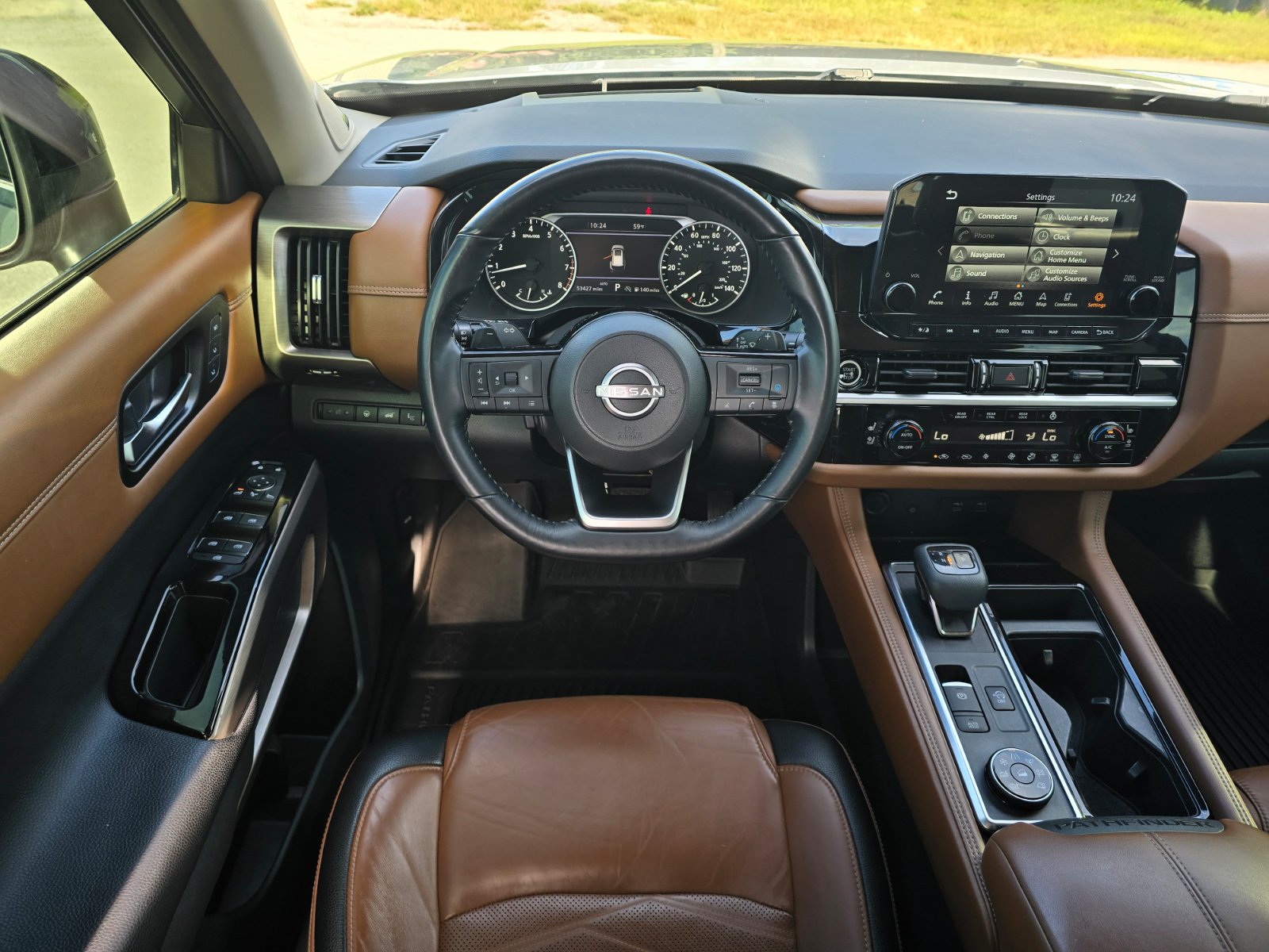 Used 2022 Nissan Pathfinder Platinum AWD/4WD image 14