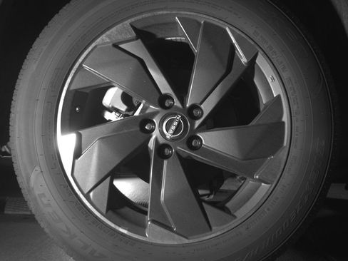 Used 2025 Nissan Rogue SV image 15