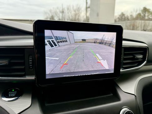 Used 2020 Ford Explorer XLT w/ Equipment Group 202A image 14