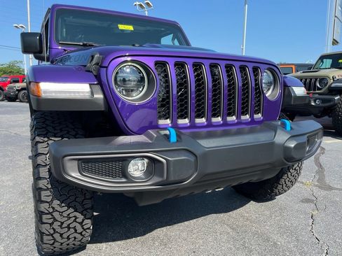 Used 2023 Jeep Wrangler Unlimited Rubicon 4xe w/ Cold Weather Group AWD/4WD image 51