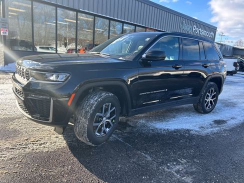 Used 2026 Jeep Grand Cherokee Limited AWD/4WD image 9