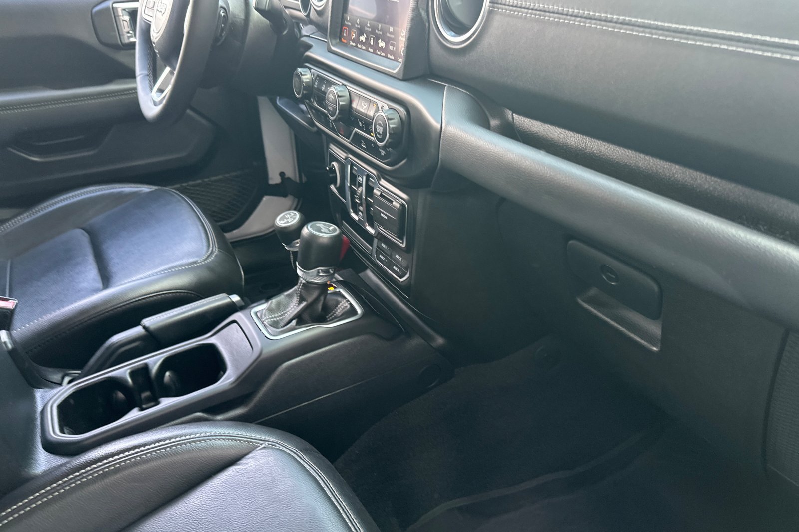 Used 2023 Jeep Wrangler Unlimited Sahara w/ Dual Top Group AWD/4WD image 14