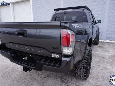 Used 2021 Toyota Tacoma TRD Off-Road w/ Technology Package image 11