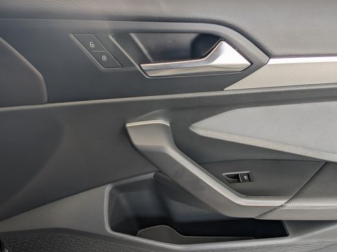 Used 2025 Volkswagen Jetta SE w/ Sunroof Package FWD image 22