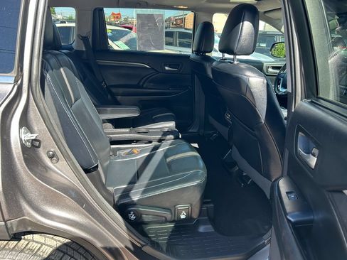Used 2017 Toyota Highlander SE AWD/4WD image 20