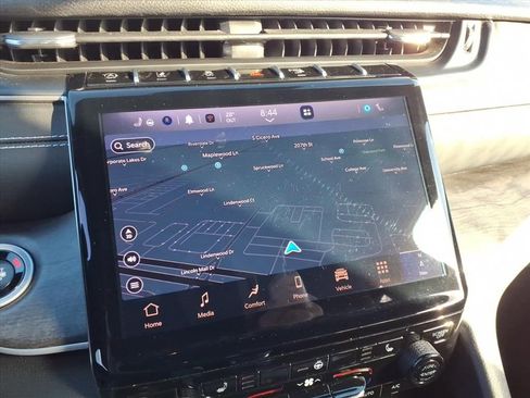 Certified 2025 Jeep Grand Cherokee L Limited w/ Black Appearance Package image 15