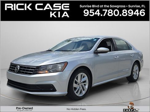 Used 2018 Volkswagen Passat 2.0T SE FWD image 1