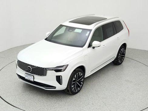 New 2026 Volvo XC90 T8 Plus image 13