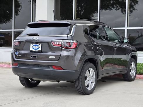 Certified 2022 Jeep Compass Latitude w/ Sun and Sound Group AWD/4WD image 7