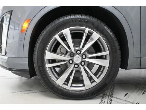 Used 2020 Cadillac XT6 Premium Luxury image 23