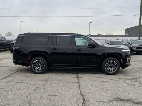 New 2026 Jeep Grand Wagoneer L 4WD image 2