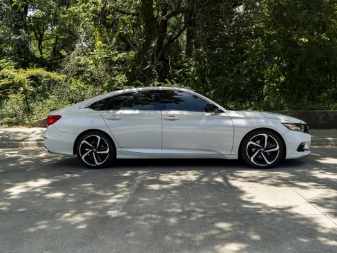Used 2022 Honda Accord Sport Special Edition image 10