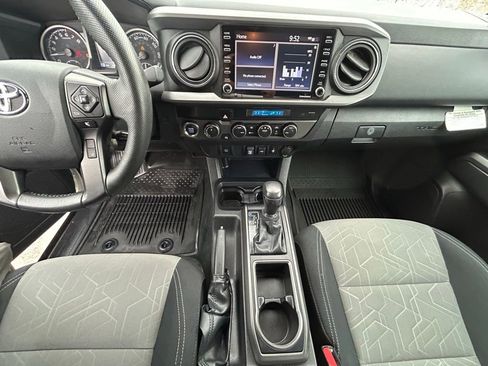 Used 2023 Toyota Tacoma TRD Off-Road AWD/4WD image 17