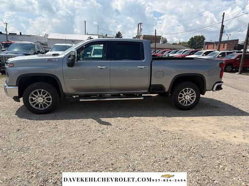 Used 2025 Chevrolet Silverado 2500 LTZ w/ LTZ Plus Package AWD/4WD image 3