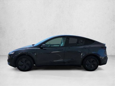 Used 2026 Tesla Model Y 2WD image 8