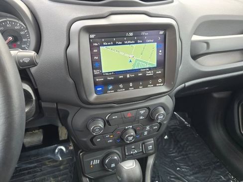 Used 2023 Jeep Renegade Latitude w/ Premium Group image 35