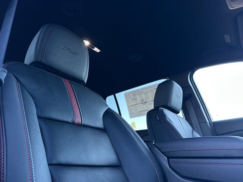 New 2026 Chevrolet Traverse RS w/ LPO, Illumination Package image 18