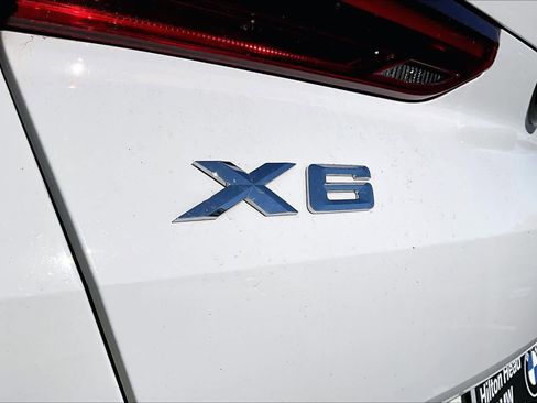 Certified 2025 BMW X6 xDrive40i w/ Executive Package image 30