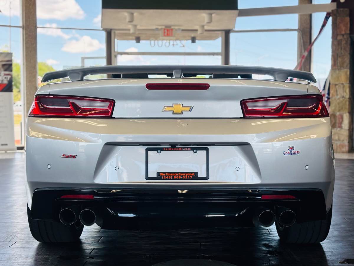 Used 2016 Chevrolet Camaro SS RWD image 10