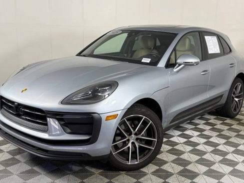 Used 2025 Porsche Macan AWD/4WD image 1