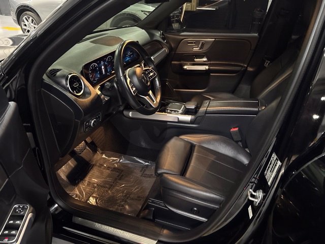 Used 2021 Mercedes-Benz GLB 250 4MATIC image 11