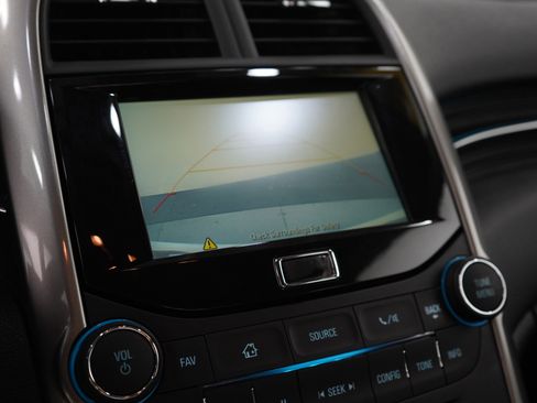 Used 2015 Chevrolet Malibu LT image 22