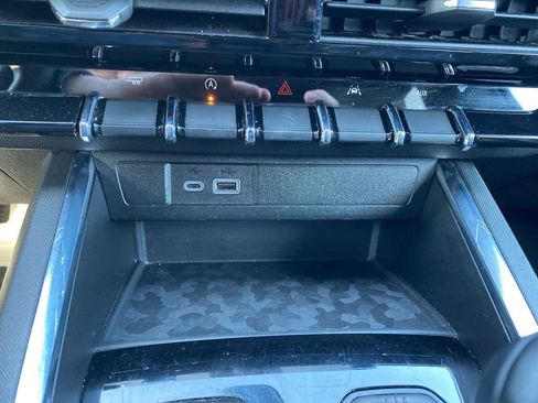 Used 2024 GMC Canyon Elevation w/ Convenience Package image 24