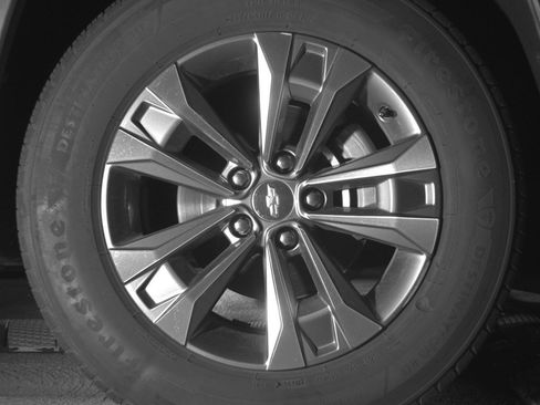 Used 2025 Chevrolet Equinox LT FWD image 13