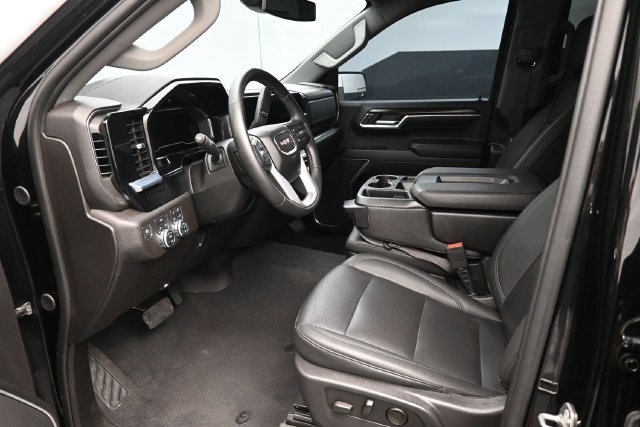 Used 2024 GMC Sierra 1500 SLT AWD/4WD image 17