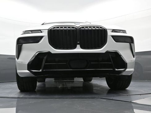 Used 2026 BMW X7 xDrive40i w/ M Sport Package image 24
