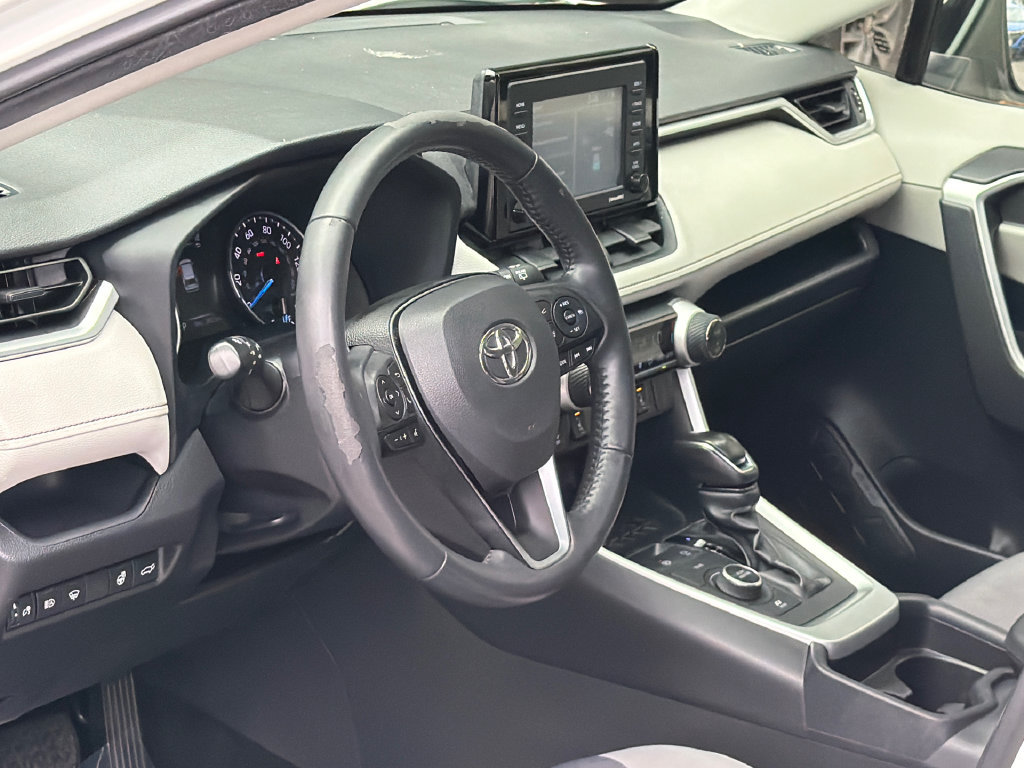 Used 2021 Toyota RAV4 XLE w/ Convenience Package AWD/4WD image 17